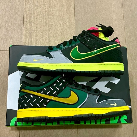 SOLD - Nike Dunk PE Low What the Duck - University of Oregon Home - Picture 3 of 9